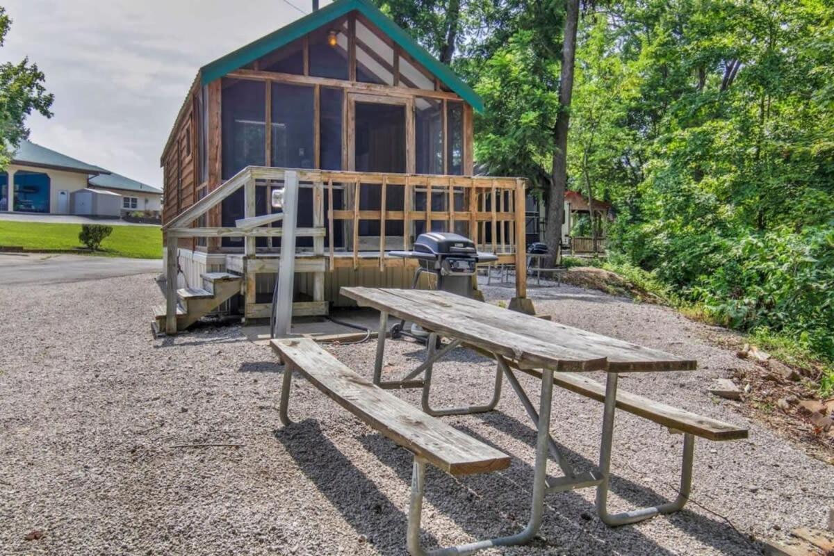 Charming Log Cabin In Bloomington Villa Exterior photo